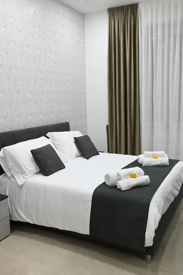 Solymar B&B Naples 0*,