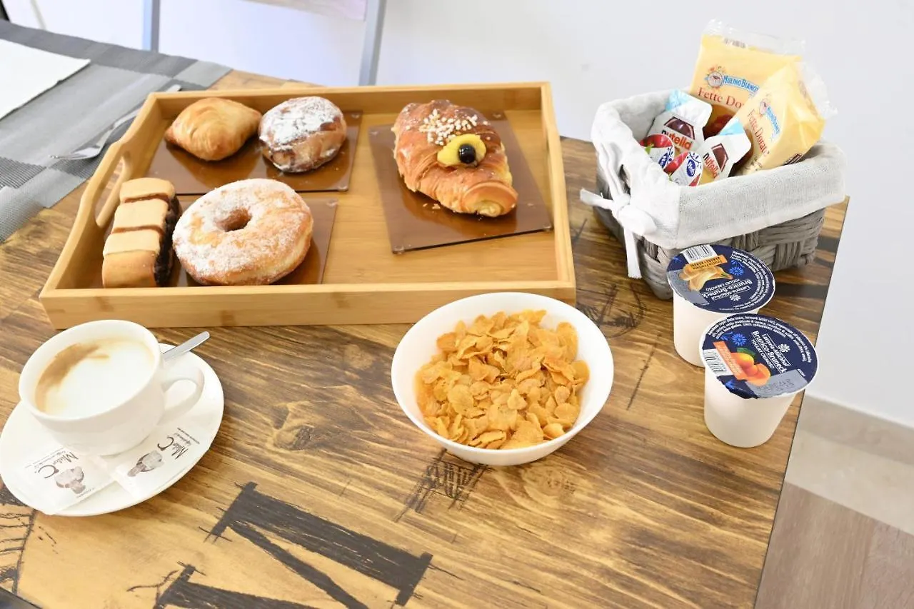 Bed & Breakfast Solymar B&B Napoli Italia
